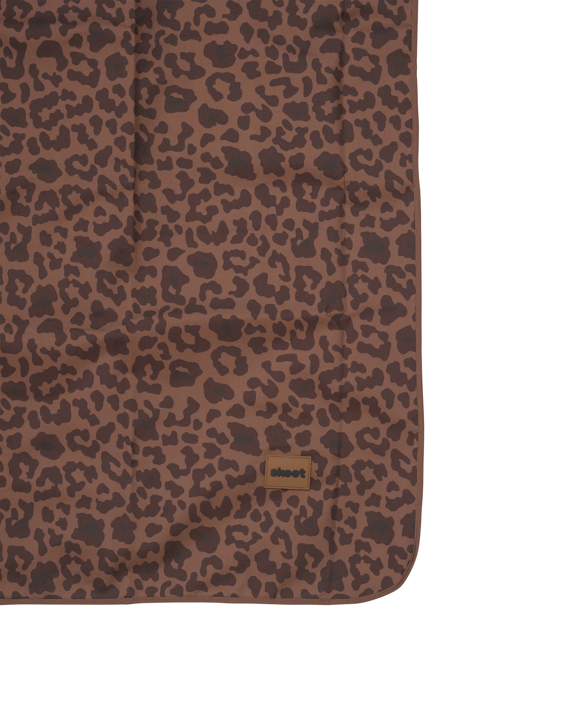 skoot leopard snack size picnic size mat detail