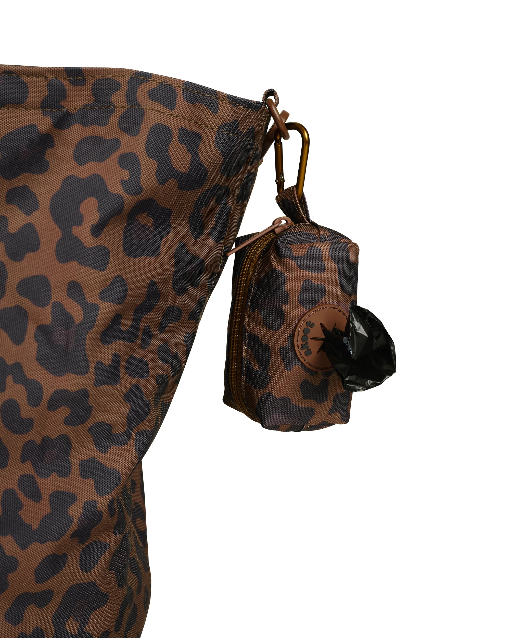 Skoot Mess Mate in Leopard on Tote