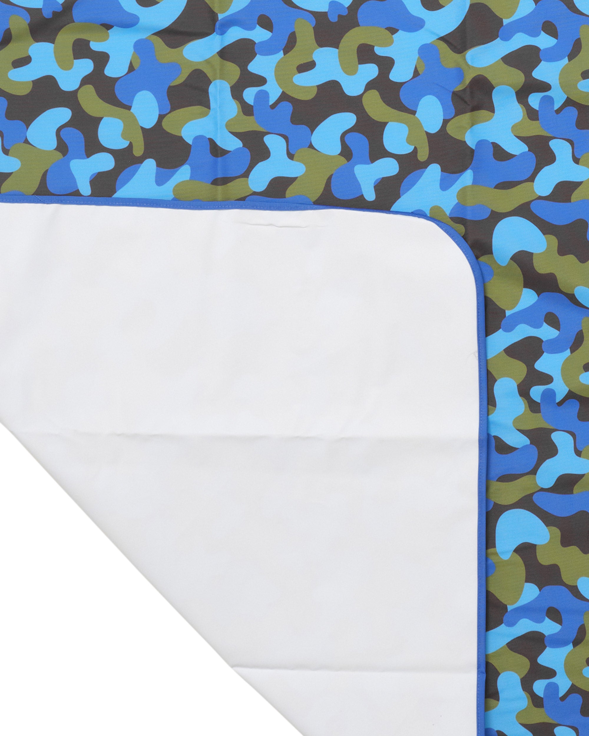 Skoot blue camo picnic size mat detail and underside flipped corner