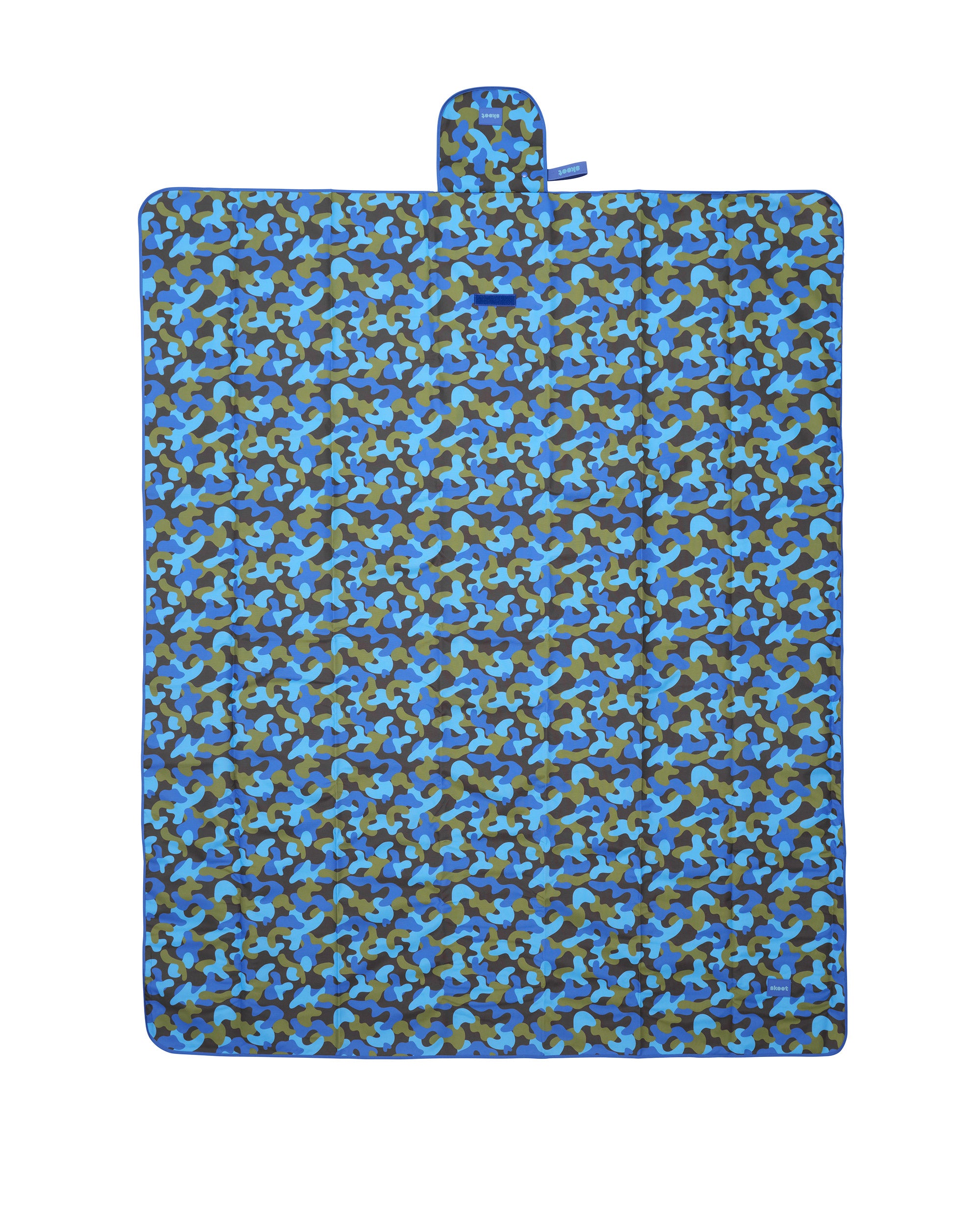 skoot blue camo picnic size mat laying flat