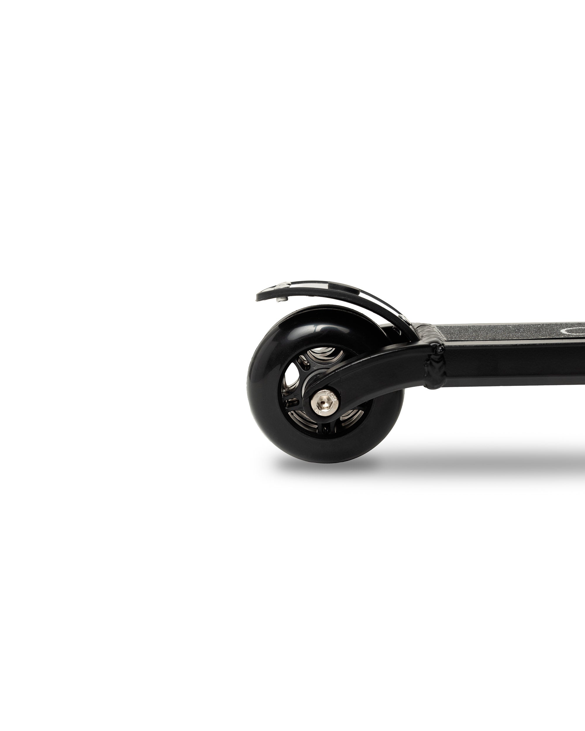 Skoot Onyx skootcase suitcase scooter black back wheel detail