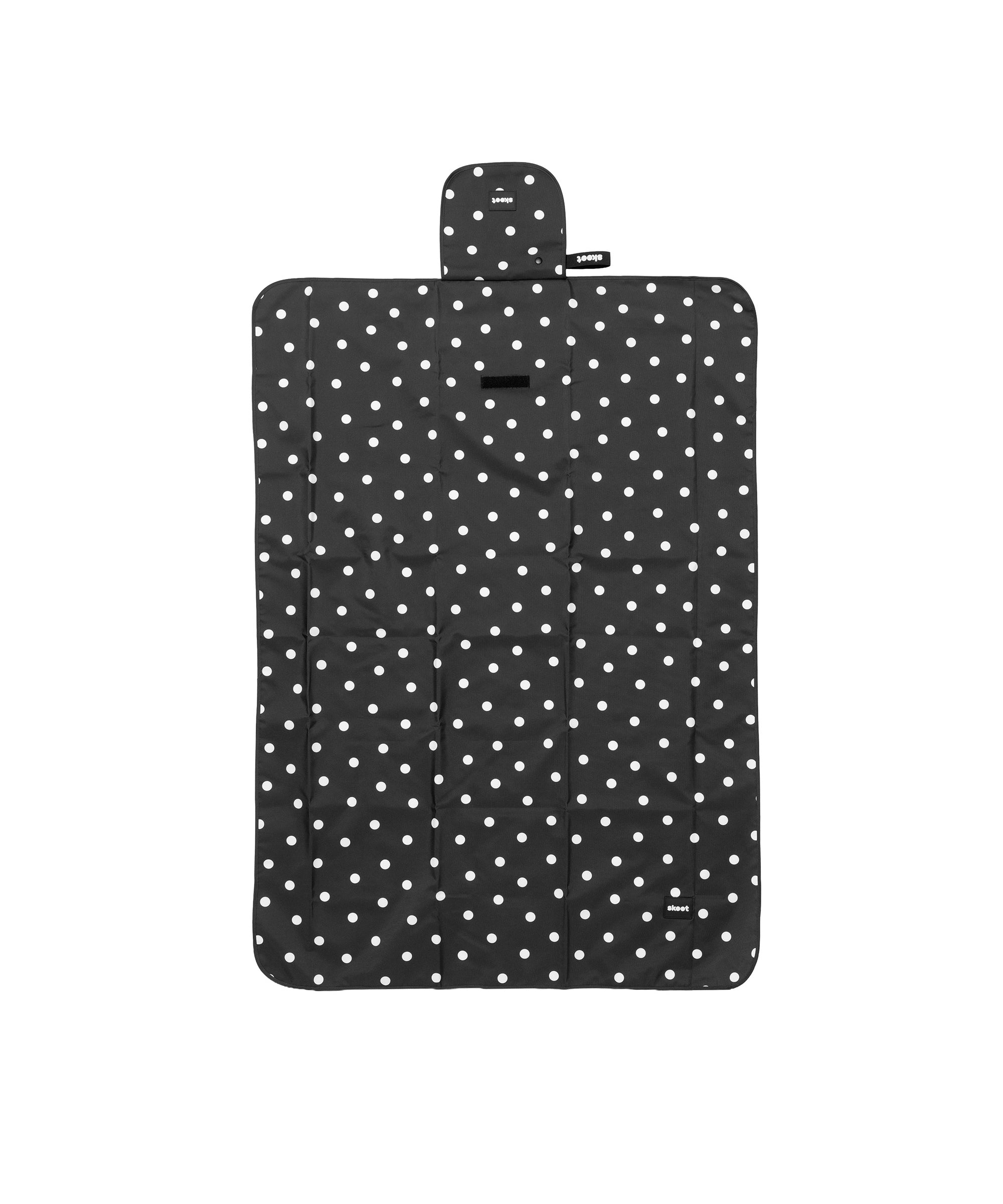 skoot polka dot snack size mat laying flat