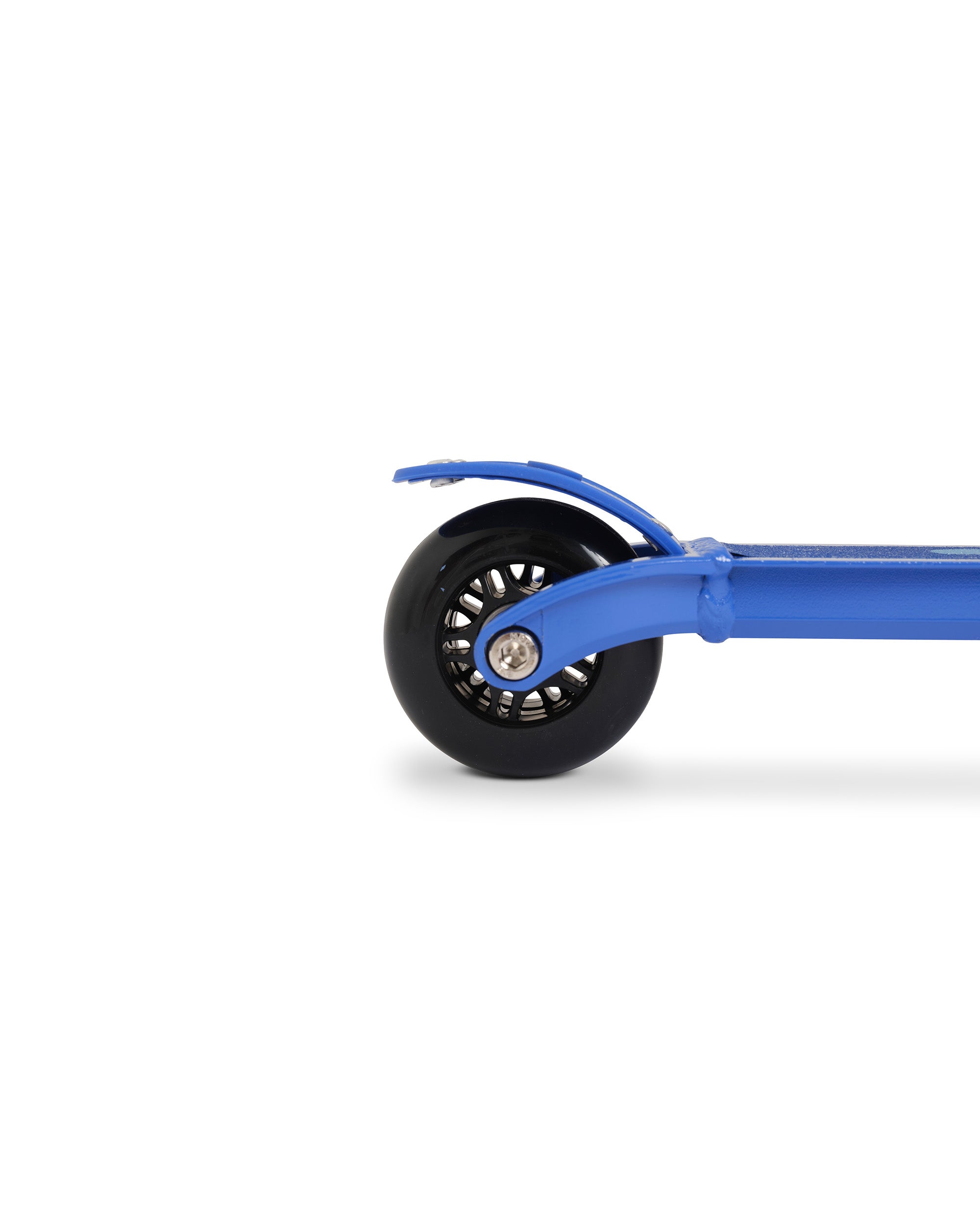 Skoot Jet Blue skootcase suitcase scooter black back wheel detail